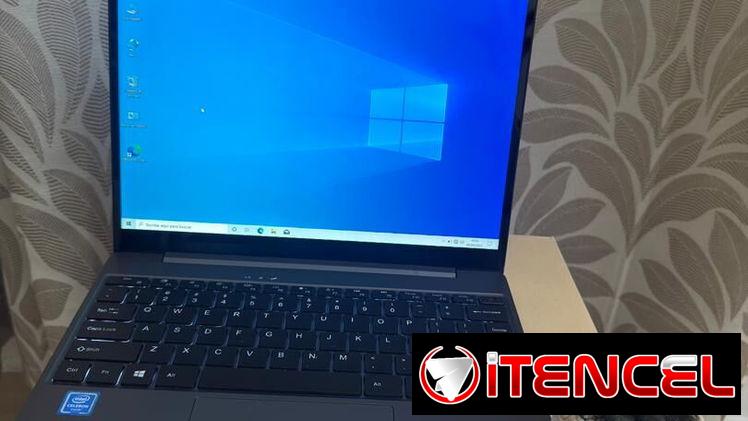 Laptop Chuwi pantalla Cristal 2k, 12gb ram /256gb M2