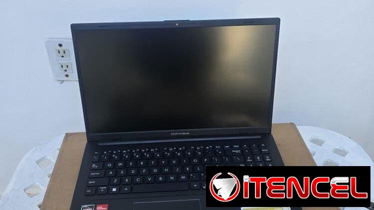 Laptop Asus VivoBook Ryzen 3 nueva en caja