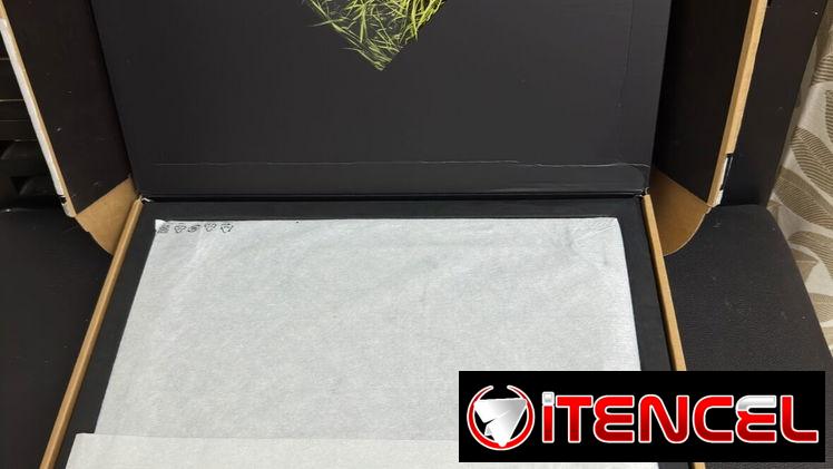 Laptop HP Omen Max 16 con la RTX 5080