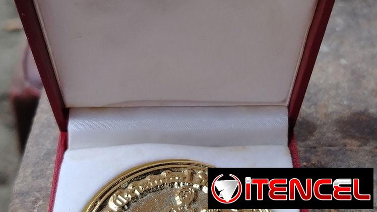 ​🏅 ¡Para coleccionistas! Vendo medalla oficial conmemorativa de “Ciudad de La Habana” (Año 2004).