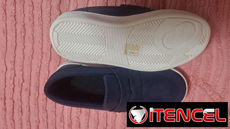 Zapatos para niños NUEVOS, número 29.
