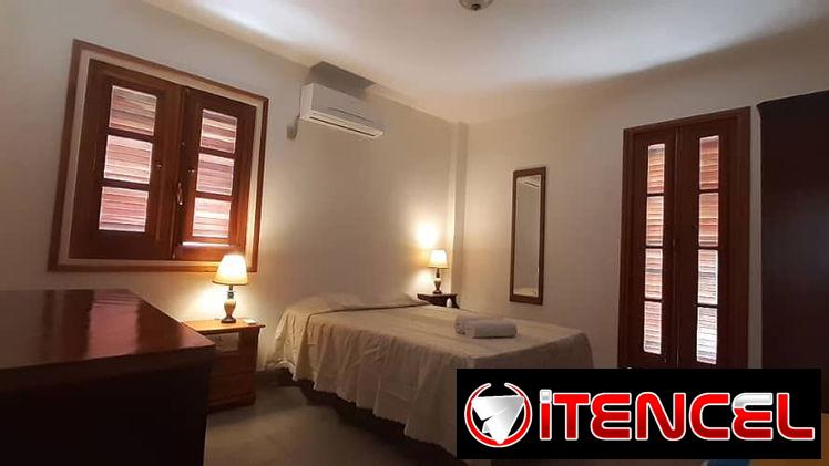 Renta apartamento de 2 cuartos Vedado corriente 24×24 ya 650usd  53582376