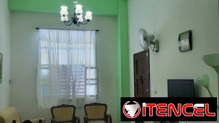 APARTAMENTO CENTRICO,totalnente enrejado y RENOVADO,TODO NUEVO y BUENO DENTRO, garaje colectivo,en EUROS me ajusto
