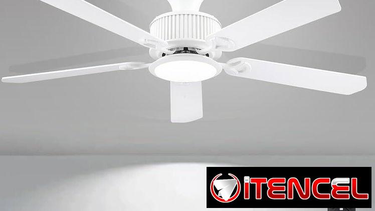 Ventilador de techo.  Mensajería por costo adicional