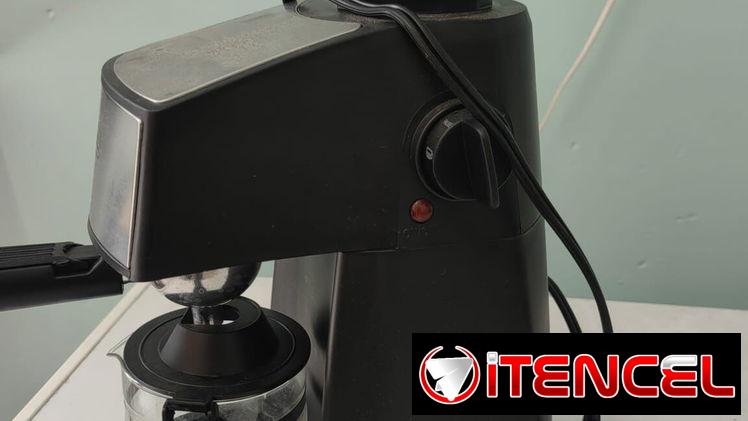 Cafetera electrica marca ROYAL a 50usd