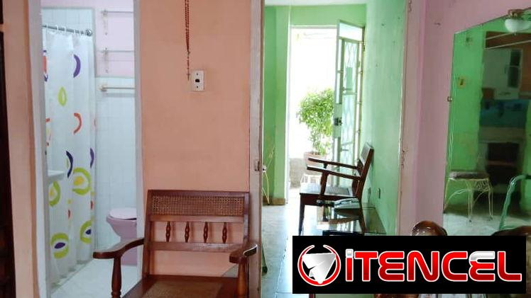 VENTA CASA INDEPENDIENTE CON PATIO LIBRE DE MÁS 100 METROS