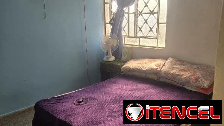 Venta de hermoso apartamento en edificio de microbrigada en el Vedado, cercano a las céntricas esquinas de 23 y 12 !!!