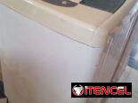 Se vende lavadora con problema en uno de los botones de la pizarra.