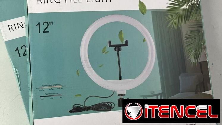 Aro de luz ,con trípode de 1.80m