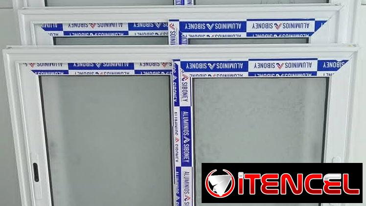 Marquetería de aluminio con cristales para interiores y exteriores