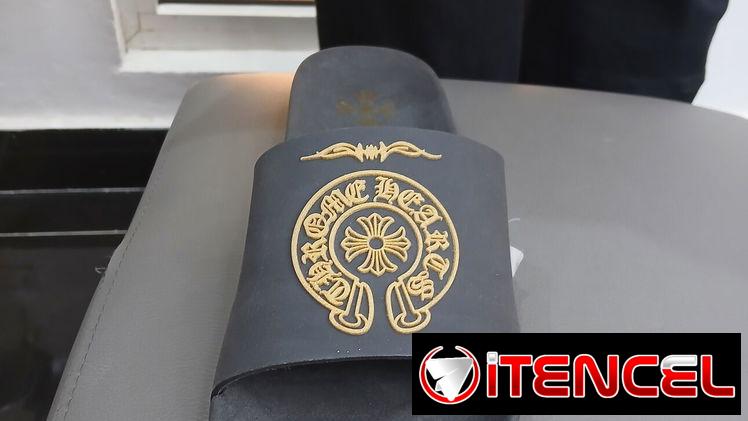 CHANCLETAS. CHROME HEARTS HOMBRE