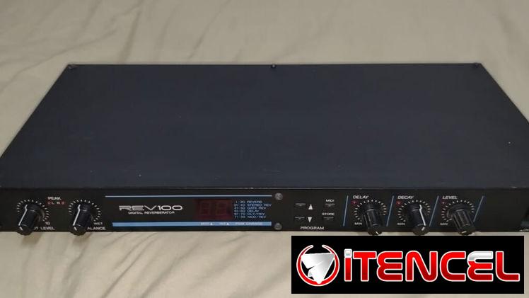 Procesador de efectos de sonido profesional Yamaha.
