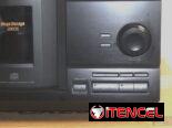 Reproductor de CD Sony CDP-CX230 Mega Storage con capacidad para 200 CD y cambiador de CD.