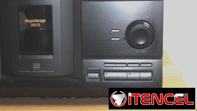 Reproductor de CD Sony CDP-CX230 Mega Storage con capacidad para 200 CD y cambiador de CD.