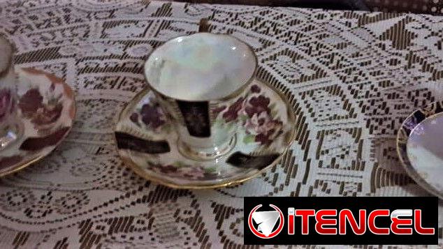 Vendo jarra y tres tazas antiguas en perfecto estado