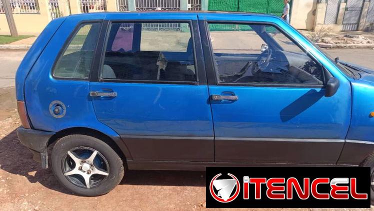 Fiat uno italiano de 1999, certifico en mano, motor 1.4 de gasolina, pago en USD