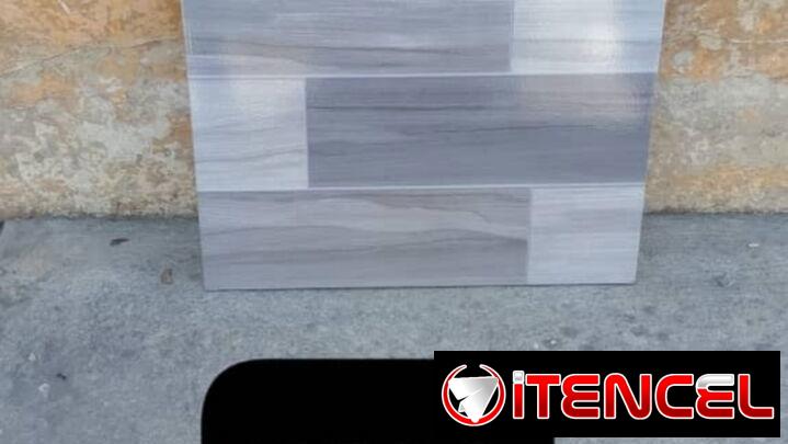 Losas importadas de cerámica , precio y medidas en la foto