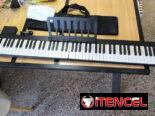 Piano digital de 88 teclas