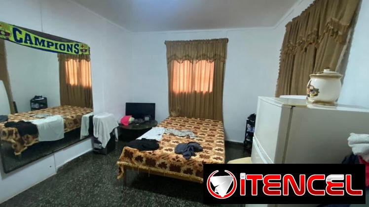 Casa independiente en el Reparto Náutico, Playa con garaje, patio , 5 cuartos 3 baños