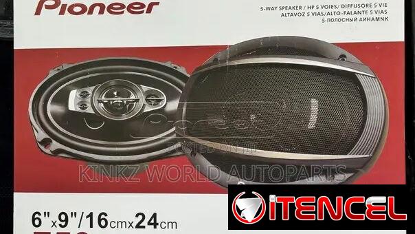 J80 Vendo Bocinas Pionner de 750W TS-A6997S