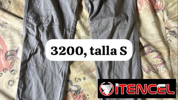 Pantalones de niña, talla S.