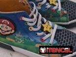 Tenis para niños, número 13 americano.