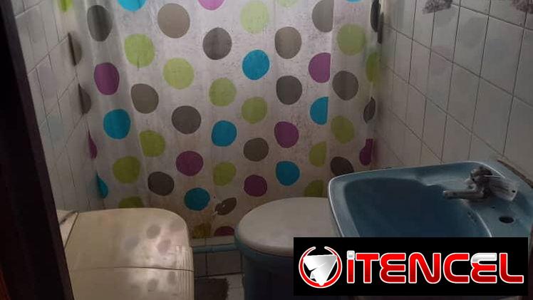 #87- 🏡*EN VENTA BIPLANTA  GUABABACOA RPTO NARANJO*  😎*LA PARTE DE ABAJO CONSTA DE:*  PORTAL  SALA 2/4  1 GRANDE Y OTRO