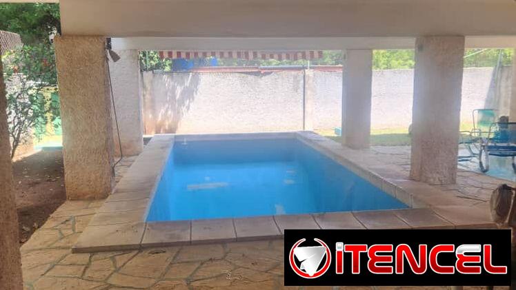 Espectacular mansión a la venta con piscina en excelente zona de Playa. Oportunidad de inversión garantizada!!!