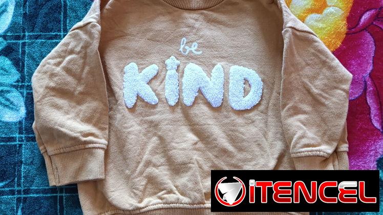 Ropa para hembra y varón de 6 a 9 meses.