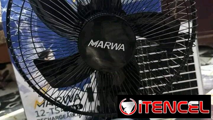 *Ventilador recargable con panel solar*