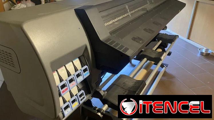 Se vende paquete de impresora plotter HP Latex 335.