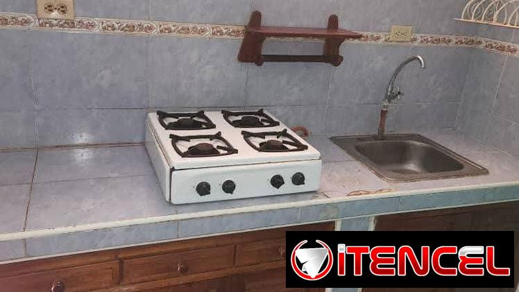 Venta de casa puerta de calle en el Reparto Rocafort