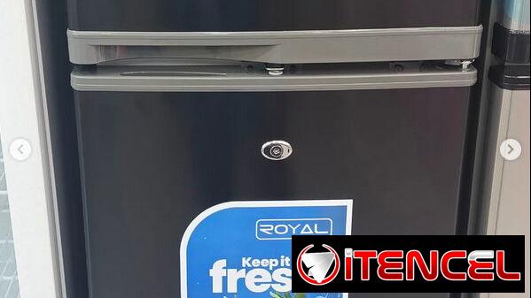 Refrigerador Royal 7.2 pies con cerradura en la puerta Color Negro Precio $355 USD con transporte Incluido