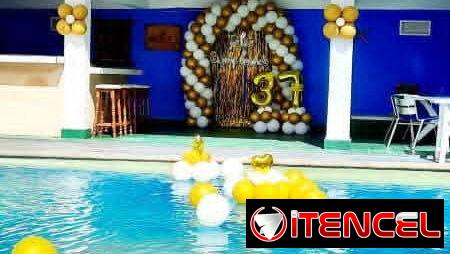 Decoraciones especiales de fiestas en piscinas