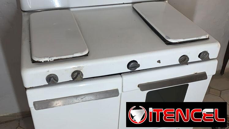 Cosina vintage Original de los 50 , producto en excelente estado y entrega rápida y confiable