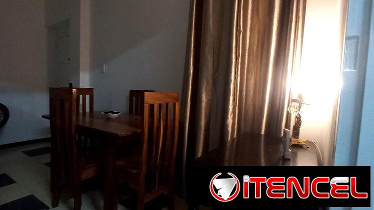SE RENTA APTO PRIVADO DE UNA HABITACIÓN EN EL VEDADO, TERCER PISO. 54026428