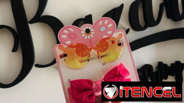 Gafas de niña con hebillas