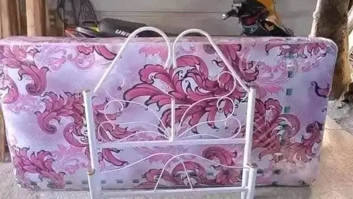 Cama personal con colchon