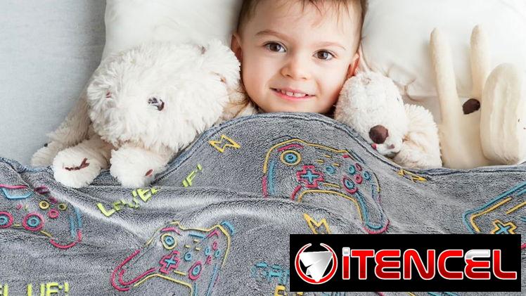 Manta Gamer brilla oscuridad para niños 127 x 152 cm