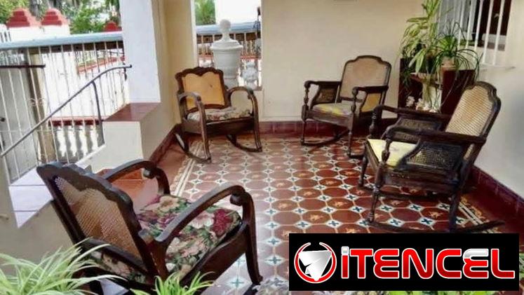 ESPECTACULAR CASA TOTALMENTE INDEPENDIENTE 🏡🏡🏡   La Víbora  10 de Octubre