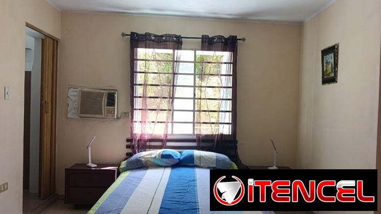 Se renta apartamento independiente.
