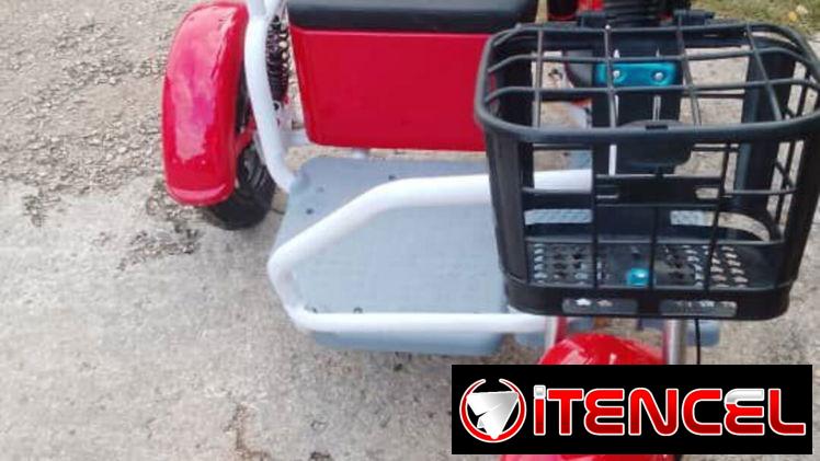 Triciclo eléctrico de paseo pequeño