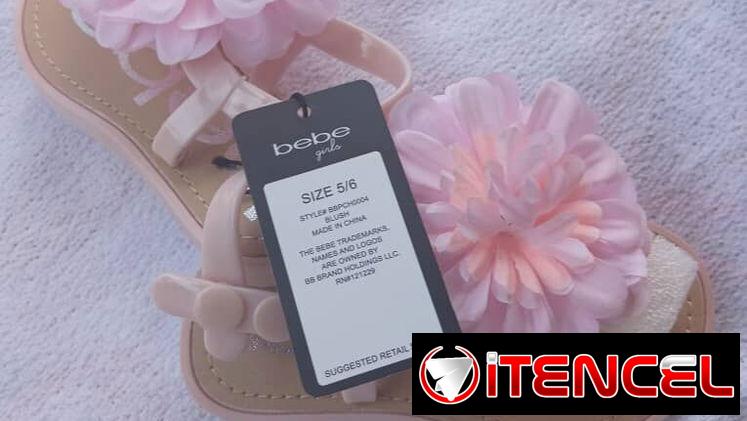 Sandalias de niña.  Marca Bebé. No5/6 (14cm)