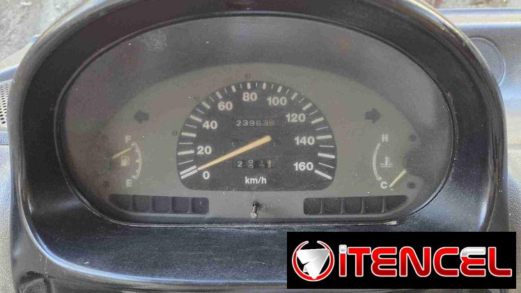 Pizarra de Subaru VIVIO c/relojes, completa en perfecto estado, con cenicero, tapas de bocina, con todo lo que lleva.