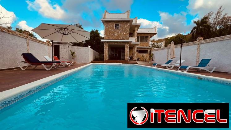 Excelente casa de renta con piscina inmensa en la playa de Boca Ciega, 4 habitaciones climat , WhatsApp +53 52463651 JyL