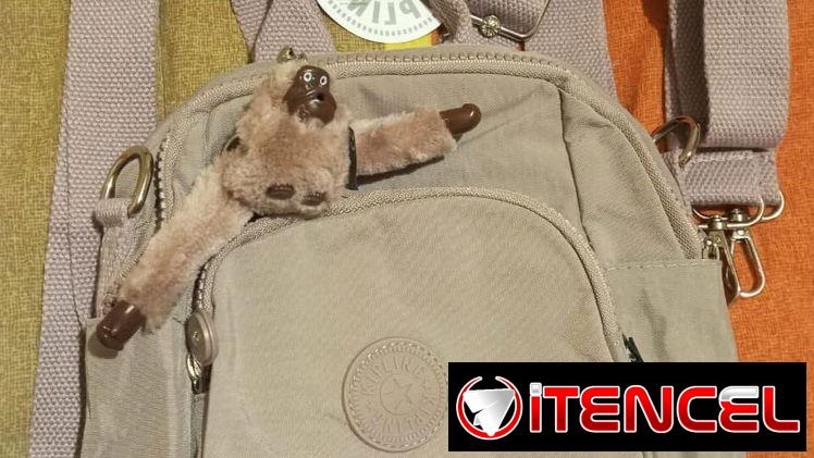 Kipling. Mochilita/cartera marca Kipling