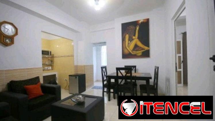 Renta de moderno apartamento a media cuadra de 23 y malecón