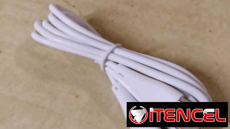 Cables tipo C para carga rápida.  Precio: 700 mn