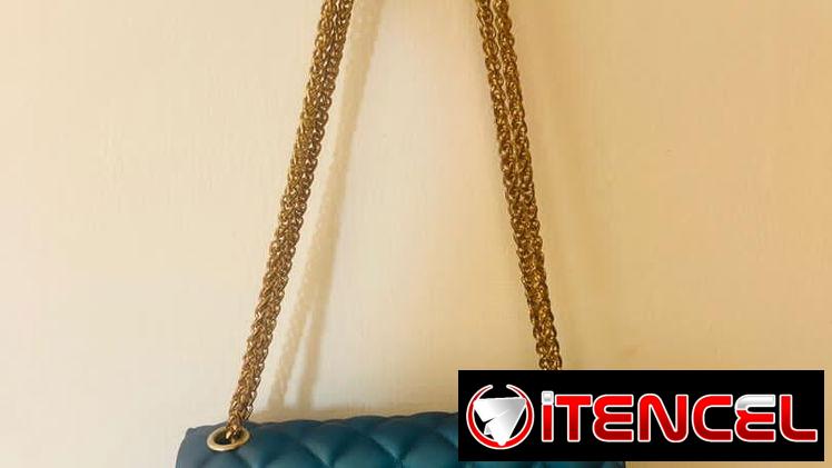 Bolso de mano $3550.00 Es engomada