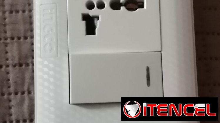 Tomacorrientes sencillos y combinados